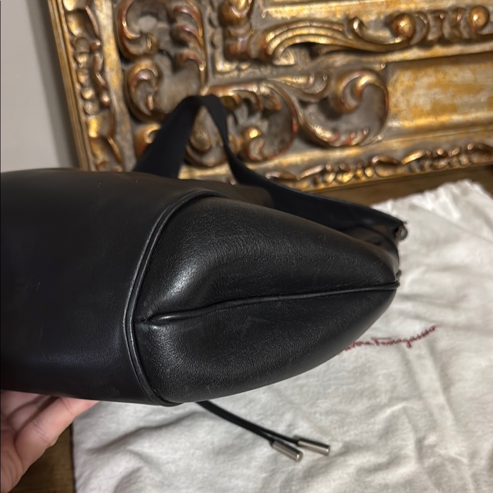 Salvatore Ferragamo Black Leather Hobo Bag with wallet and detachable pouch - Picture 7 of 16